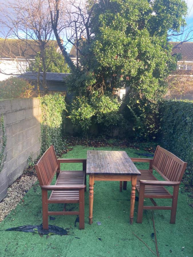 Entire Terraced Two Story Redbrick House With Parking In Secluded Cul De Sac * Dublino